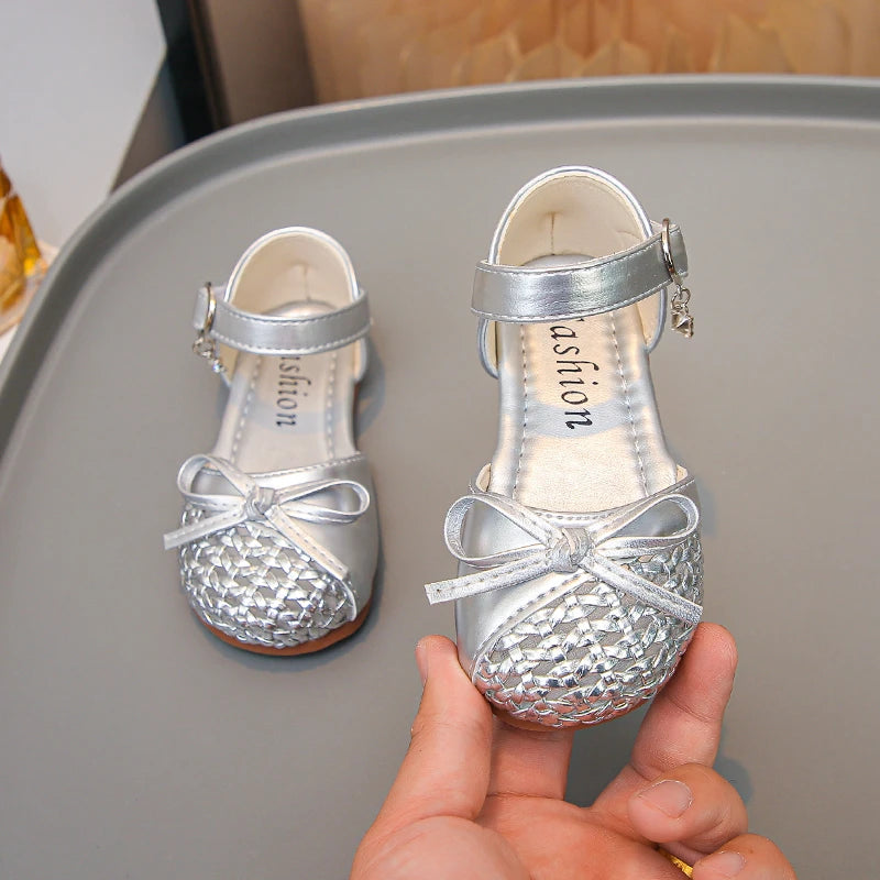 Summer Girl Causal Sandals 2026 New Bowknot Kids Solid Color Woven Sandals Hollow-out Simple Children Sweet School Flat Sandals - Sun Studio
