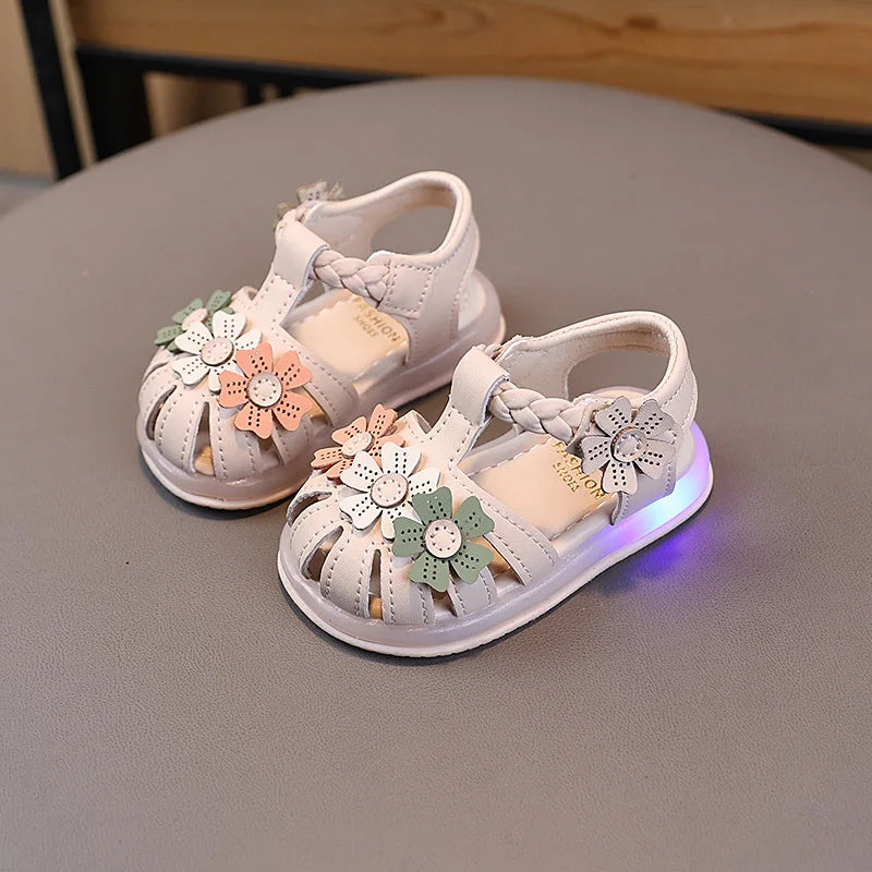 Summer Sandals New Fashion LED Light Kid Shoes Simple Versatile Retro Girl Shoe Princess Flower Lightweight  Elegant Kid Sandals - Sun Studio