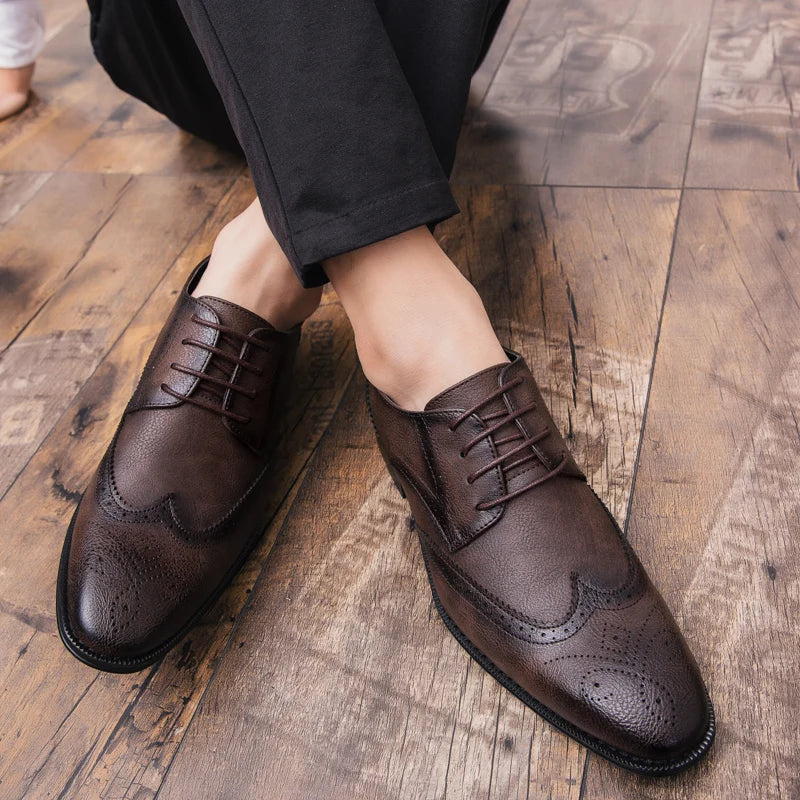 Lace-up casual leather shoes Men's wedding carved Brogues men's formal business pointed shoes Groom's leather shoes - Sun Studio