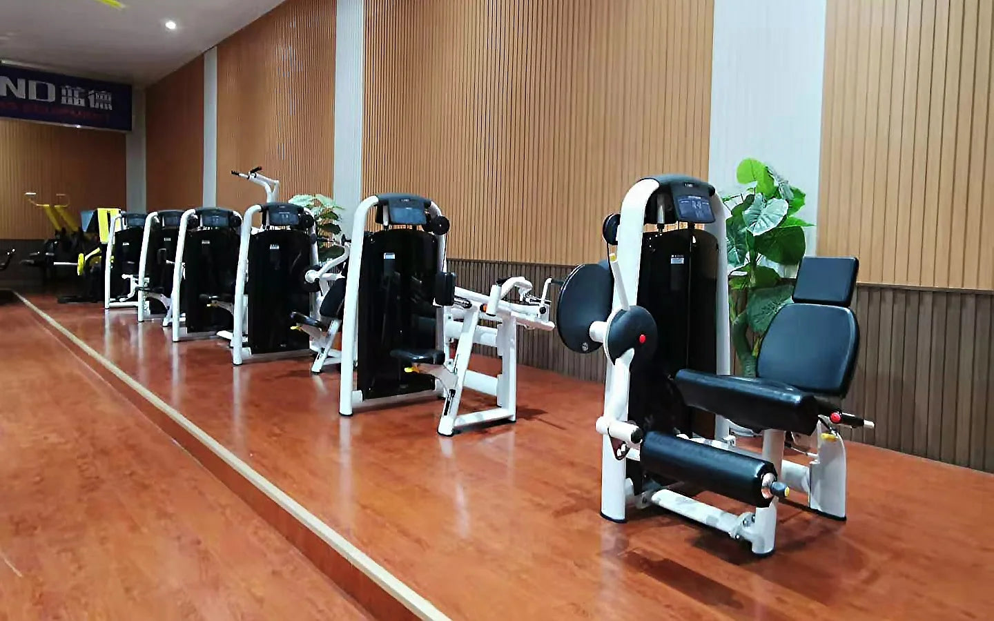 Gym Equipment Strength Training Machine Smith Machine Multifunctional Training Equipment 4 Multi Function Station - Sun Studio