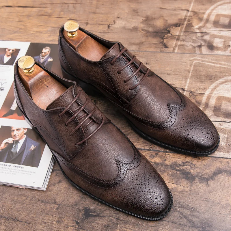 Lace-up casual leather shoes Men's wedding carved Brogues men's formal business pointed shoes Groom's leather shoes - Sun Studio