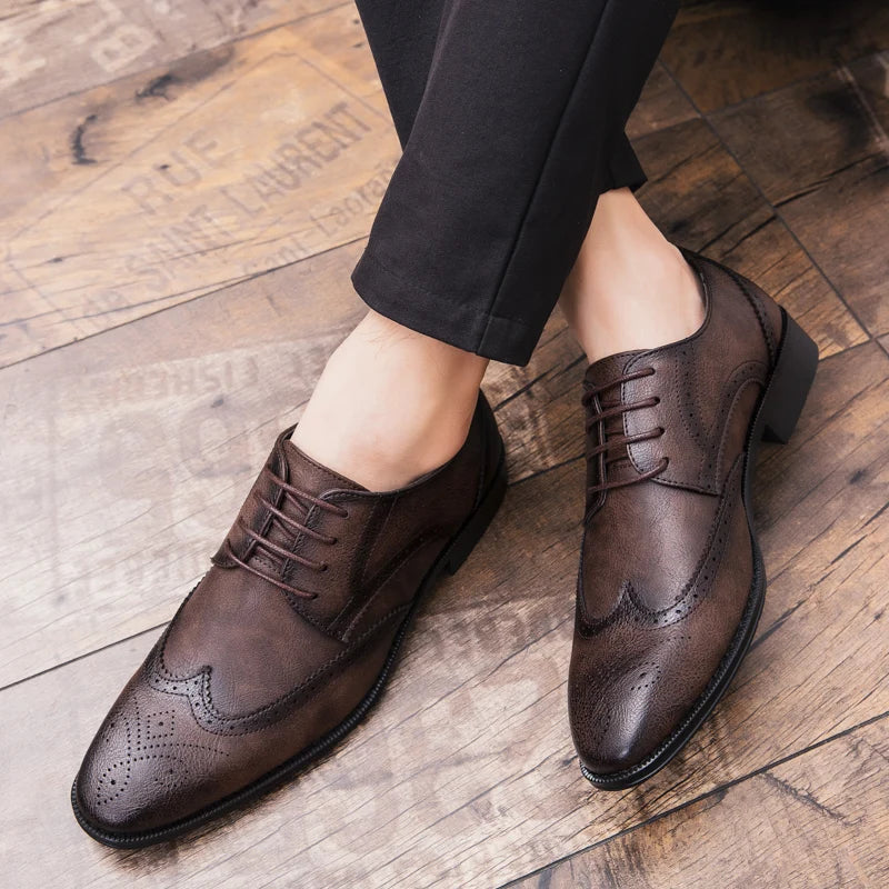 Lace-up casual leather shoes Men's wedding carved Brogues men's formal business pointed shoes Groom's leather shoes - Sun Studio