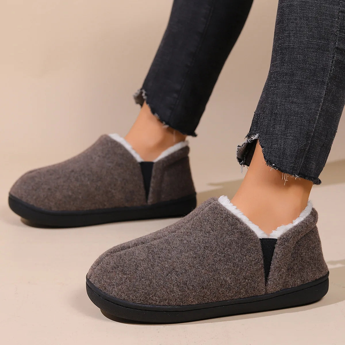 Gacimy Winter Cotton Shoes For Men Women Outdoor Warm Non-slip Flat Plush Slippers Couple Indoor Comfortable Fluffy Home Slides - Sun Studio