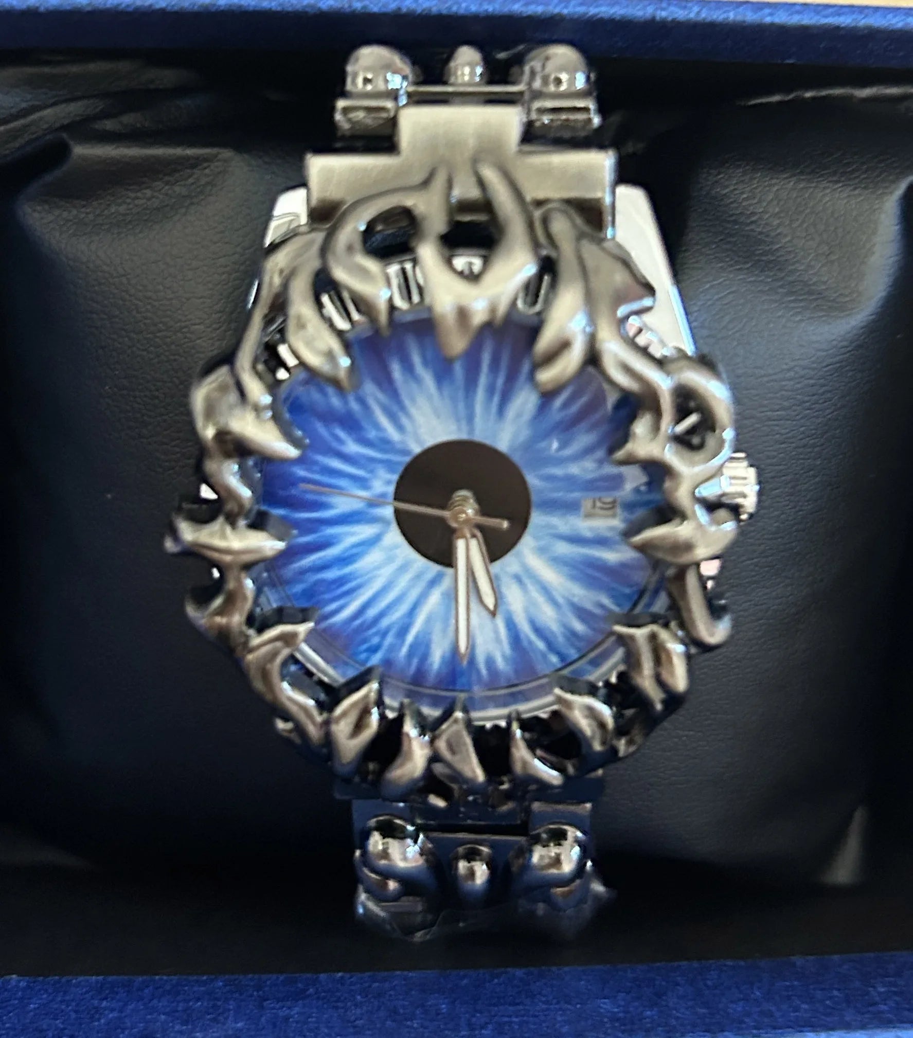 fashion heterosexual claw watch alabaster style retro Y2K European American watches special shaped advanced ins niche watches - Sun Studio