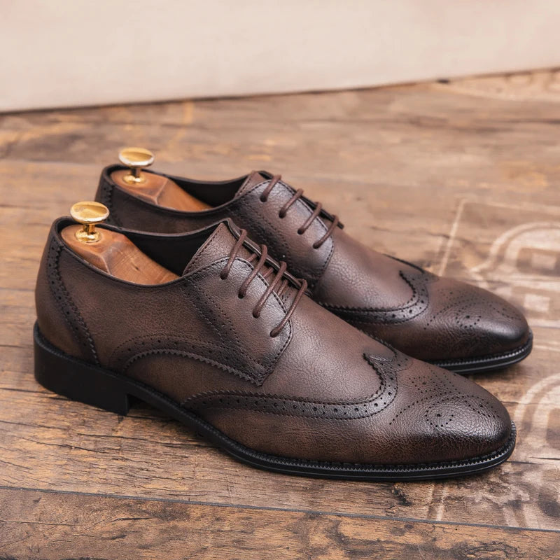 Lace-up casual leather shoes Men's wedding carved Brogues men's formal business pointed shoes Groom's leather shoes - Sun Studio
