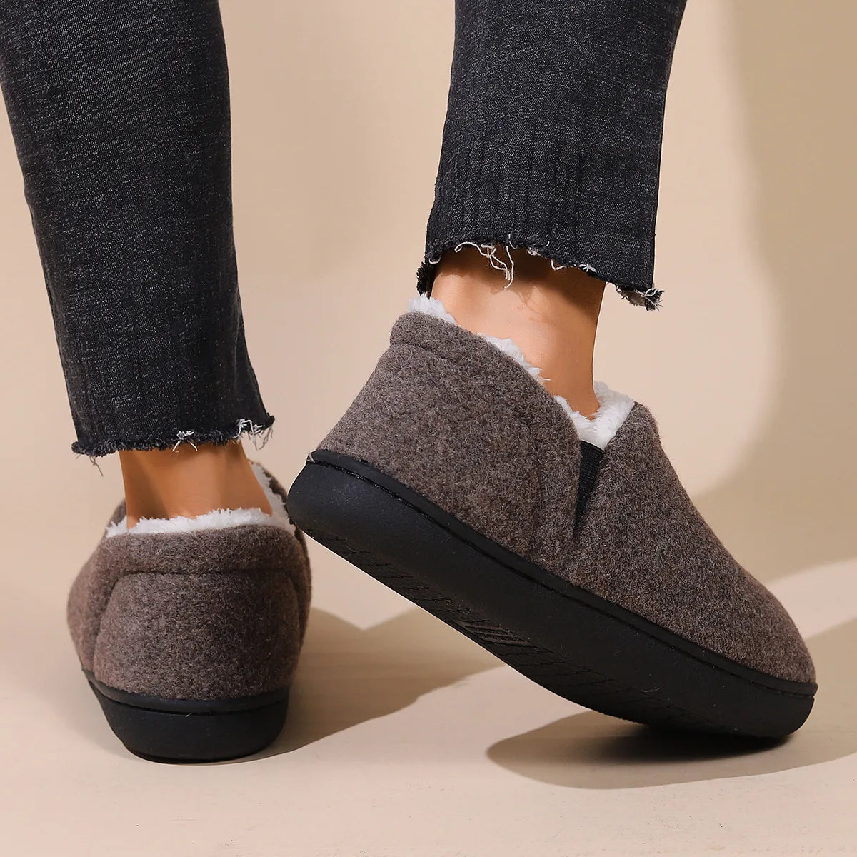 Gacimy Winter Cotton Shoes For Men Women Outdoor Warm Non-slip Flat Plush Slippers Couple Indoor Comfortable Fluffy Home Slides - Sun Studio