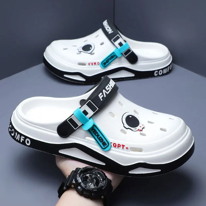 Summer new trend hole shoes outside wear cartoon fashion home home couples non-slip hole sandals beach Baotou slippers men's