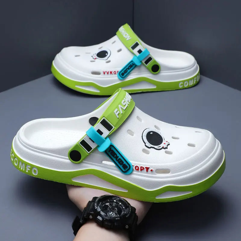 Summer new trend hole shoes outside wear cartoon fashion home home couples non-slip hole sandals beach Baotou slippers men's