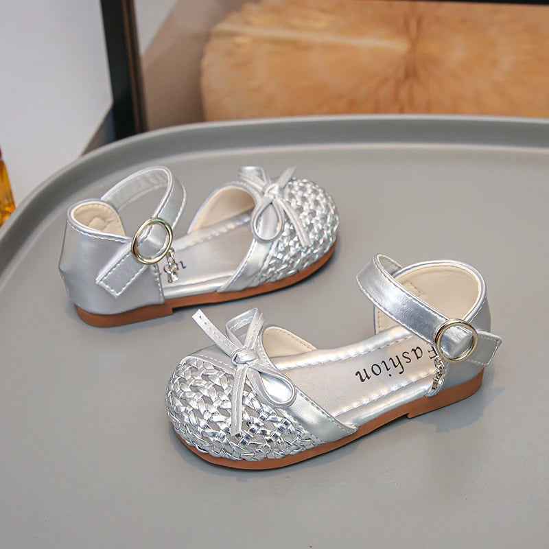 Summer Girl Causal Sandals 2026 New Bowknot Kids Solid Color Woven Sandals Hollow-out Simple Children Sweet School Flat Sandals - Sun Studio