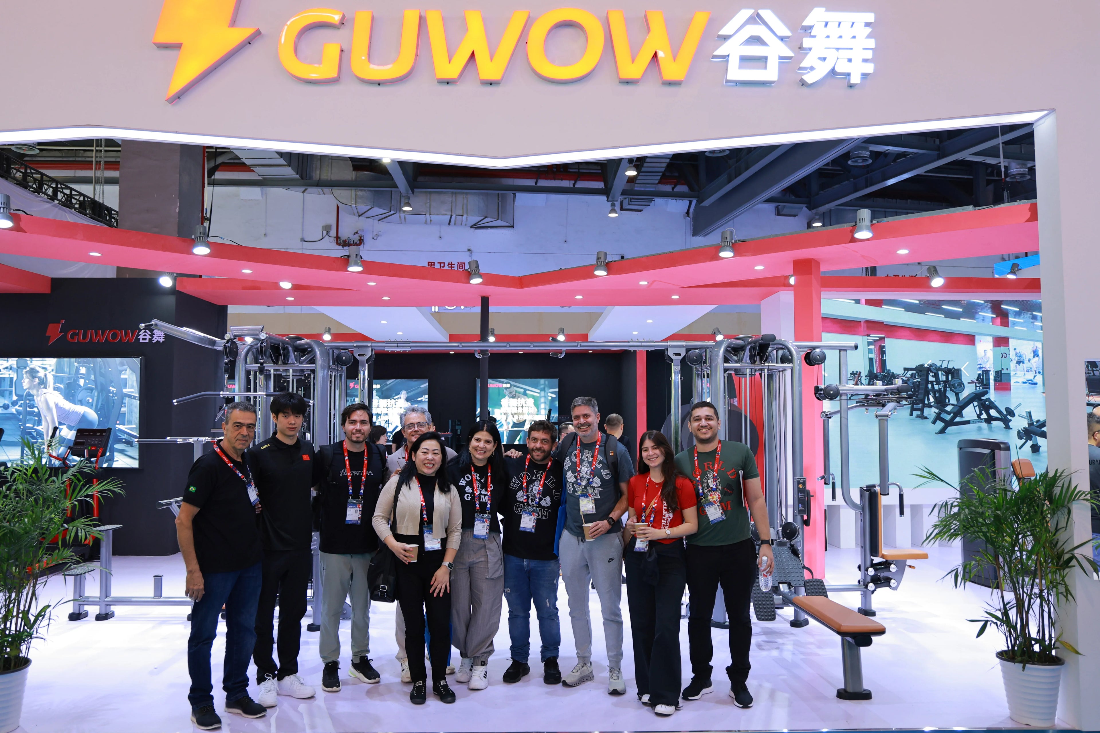 Customized Promotion Gym Weight Machine For Selected Muscle Exercises Steel Hip Belt Squat With Arm Function Safety Features - Sun Studio